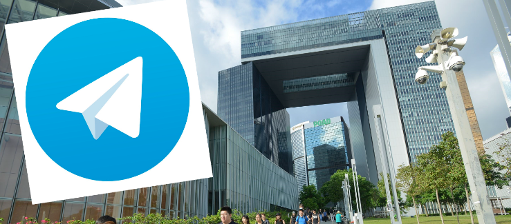 What area code is 305 in the US?